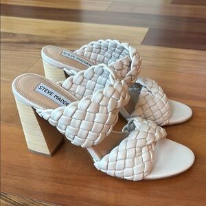 NWOT Steve Madden sandals
